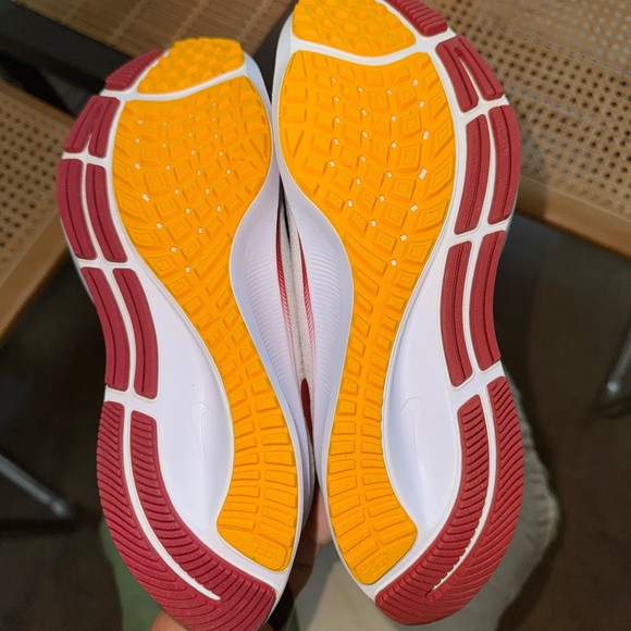 NEW! Nike Air Zoom Pegasus 37 USC-NWOT - Picture 5 of 15